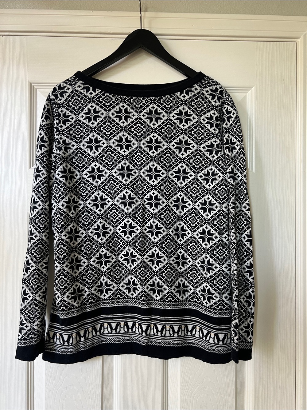 Karen Scott Black & White Patterned Crewneck Sweater